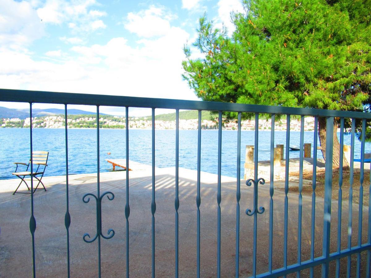 Marcel Apartment Mit Meerblick Trogir Exteriör bild