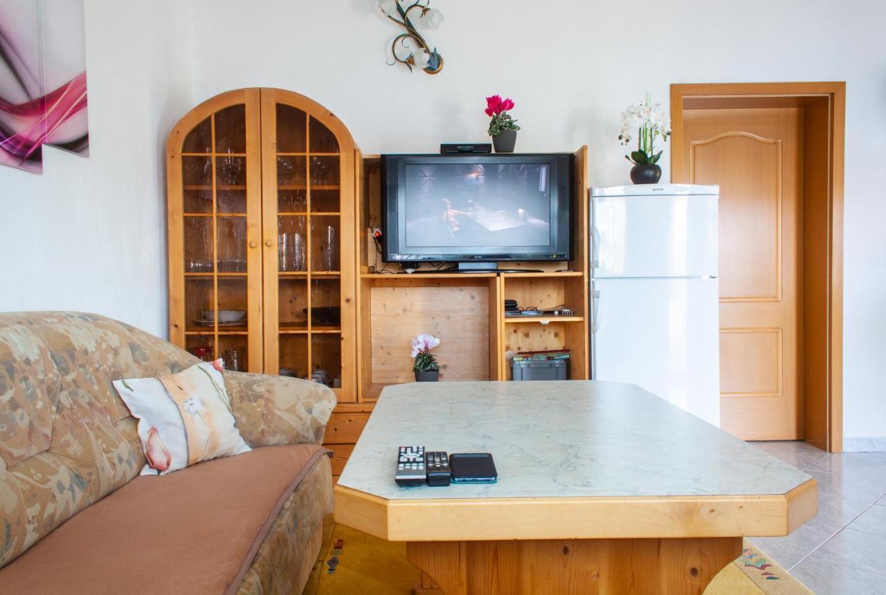 Marcel Apartment Mit Meerblick Trogir Exteriör bild